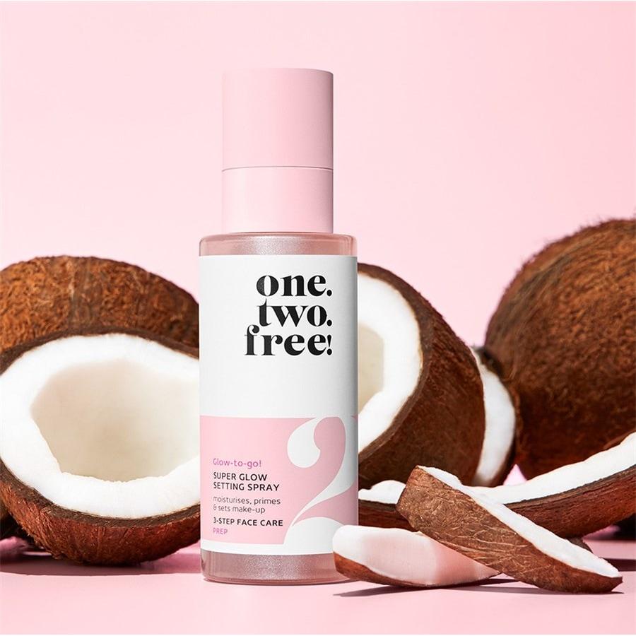 One.two.free Super Glow Setting Spray