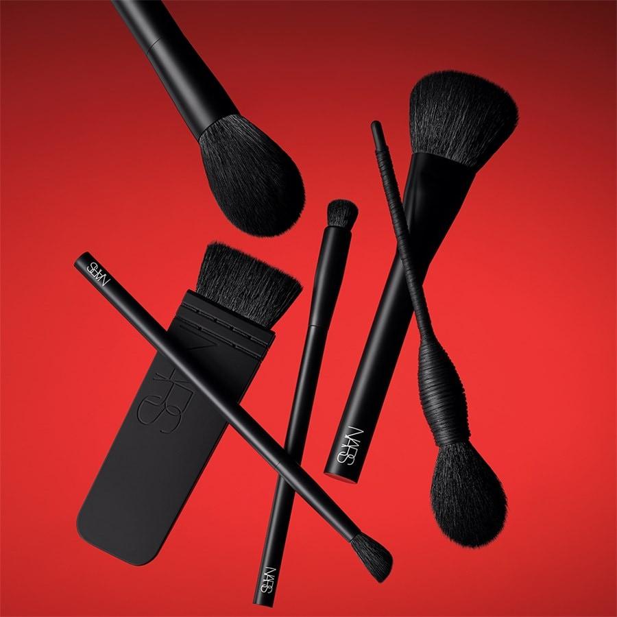 Pinsel #40 Multi-Use Precision Brush Von NARS