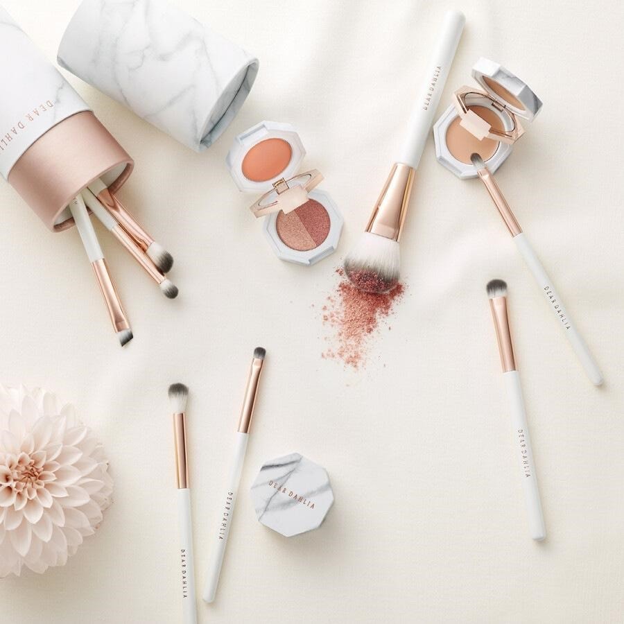 Pinsel Eyeshadow Brush #152 Von DEAR DAHLIA