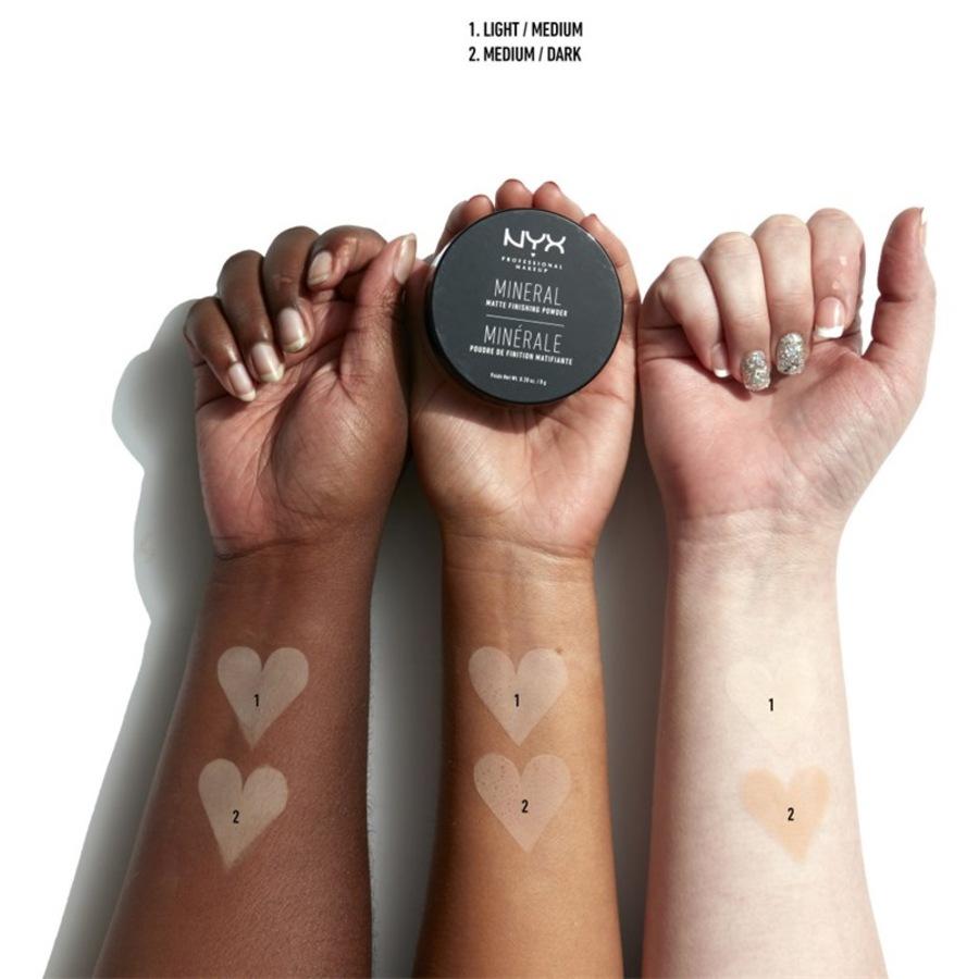 Puder Mineral Finishing Powder Von NYX Professional Makeup