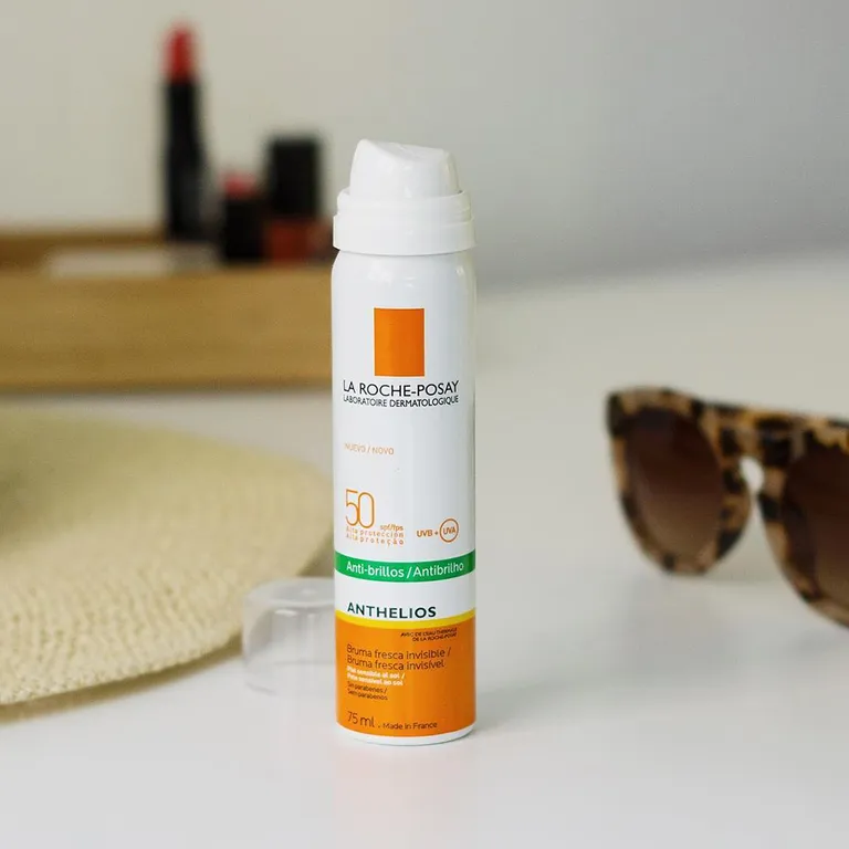 Shopapotheke La Roche Posay ANTHELIOS GESICHTSSPRAY LSF 50 Sonnenschutz Für Unterwegs