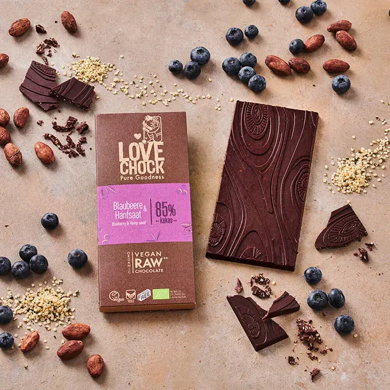 Shopapotheke LOVECHOCK Blaubeere & Hanfsaat 85% Kakao