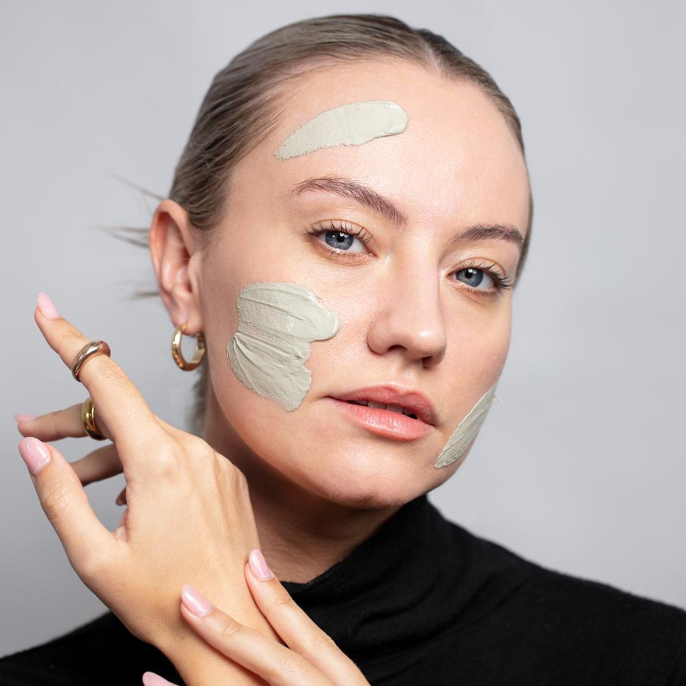 Lookfantastic Antipodes Halo Skin-Brightening Facial Mud Mask 75ml