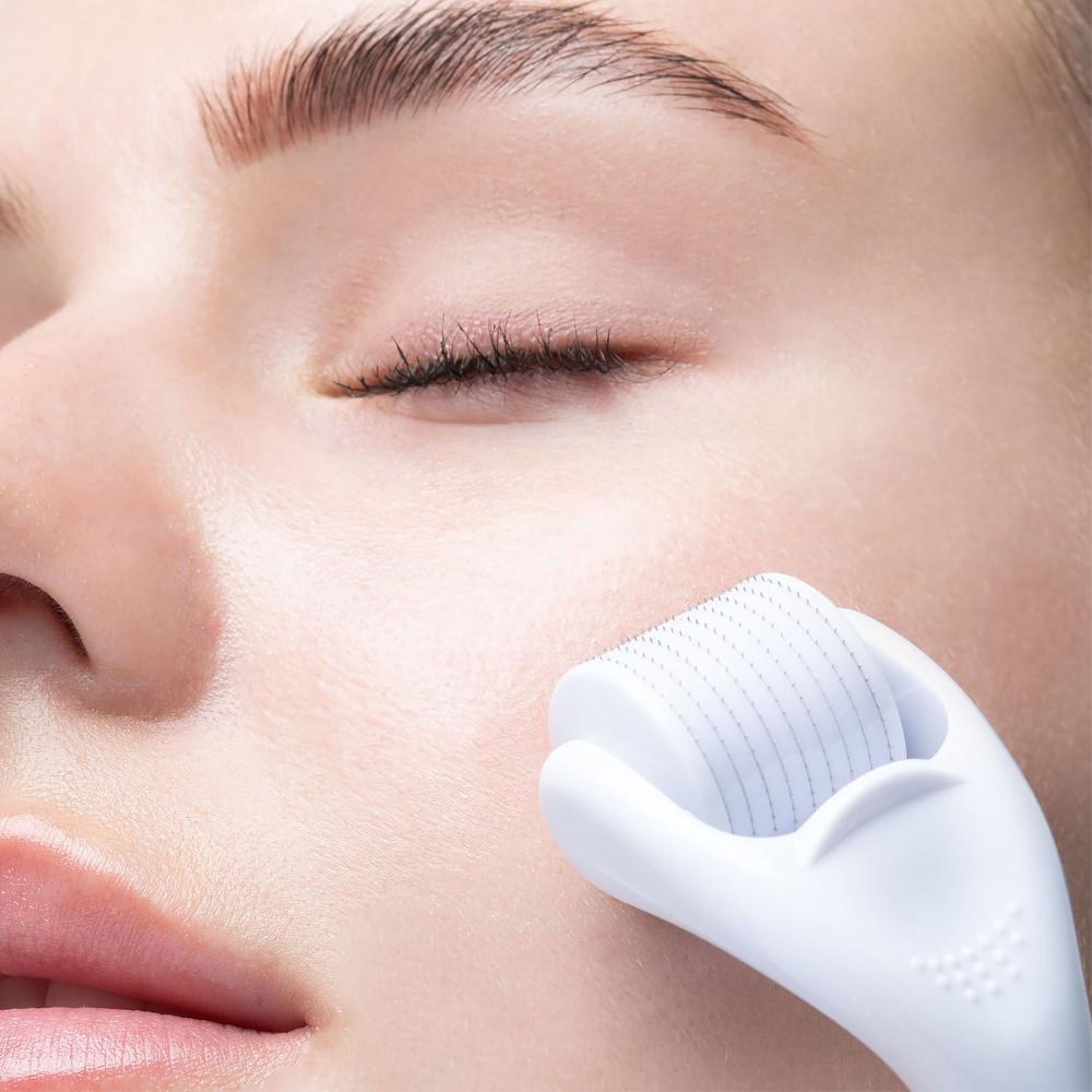 Lookfantastic Brushworks HD Micro Needle Derma Roller