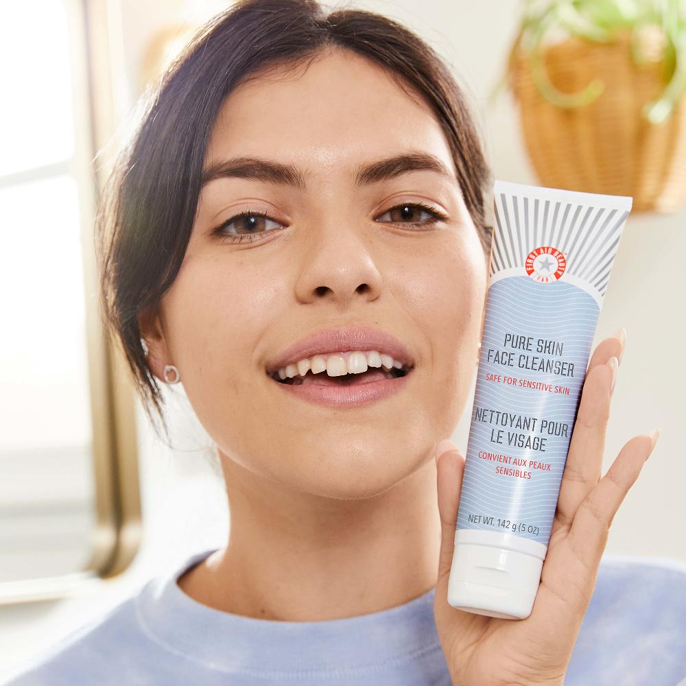 Lookfantastic First Aid Beauty Gesichtsreinigung (142g)