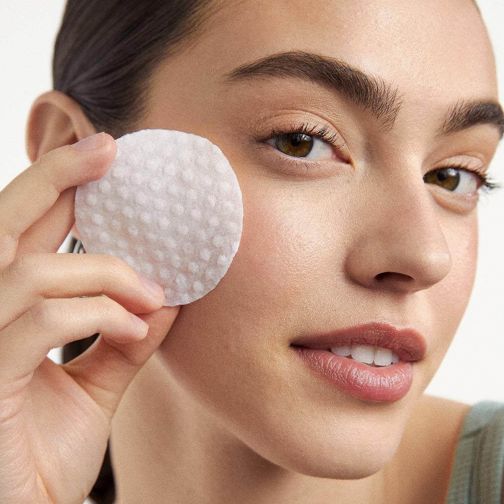 Lookfantastic First Aid Beauty Pads Für Ein Strahlendes Gesicht Mit Glykol- Und Milchsäure Reisegröße