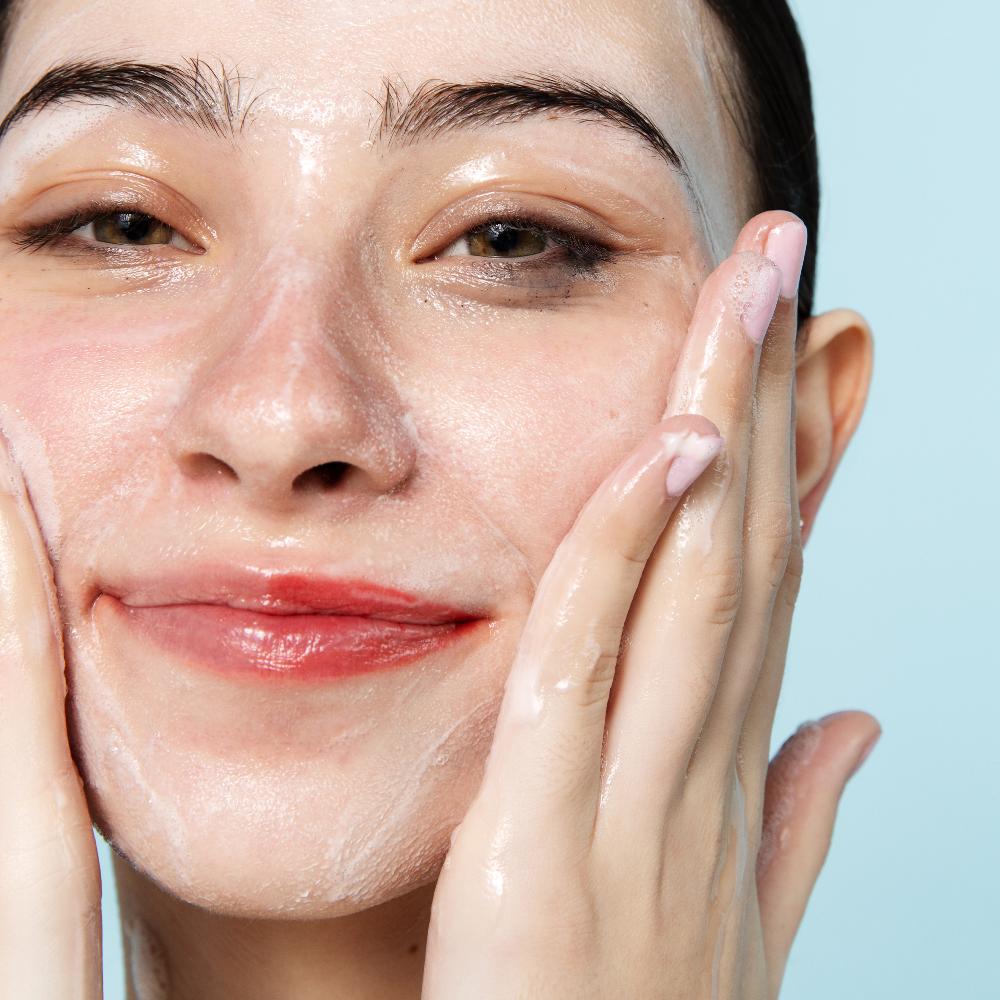 Lookfantastic First Aid Beauty Reinigendes Öl Und Make-up-Entferner 150 ml