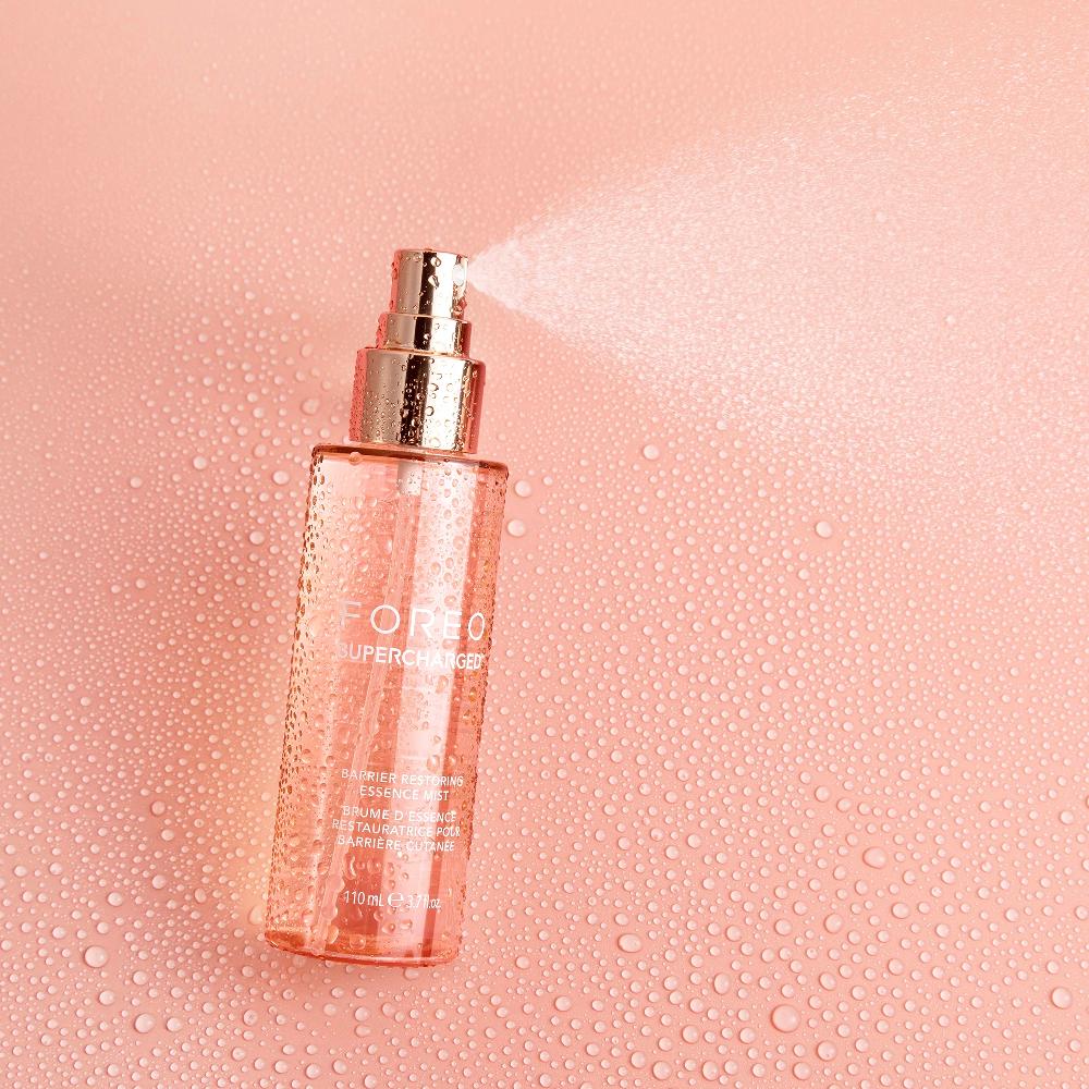 Lookfantastic FOREO SUPERCHARGED Barriere-Wiederherstellendes Essenzspray 110 ml