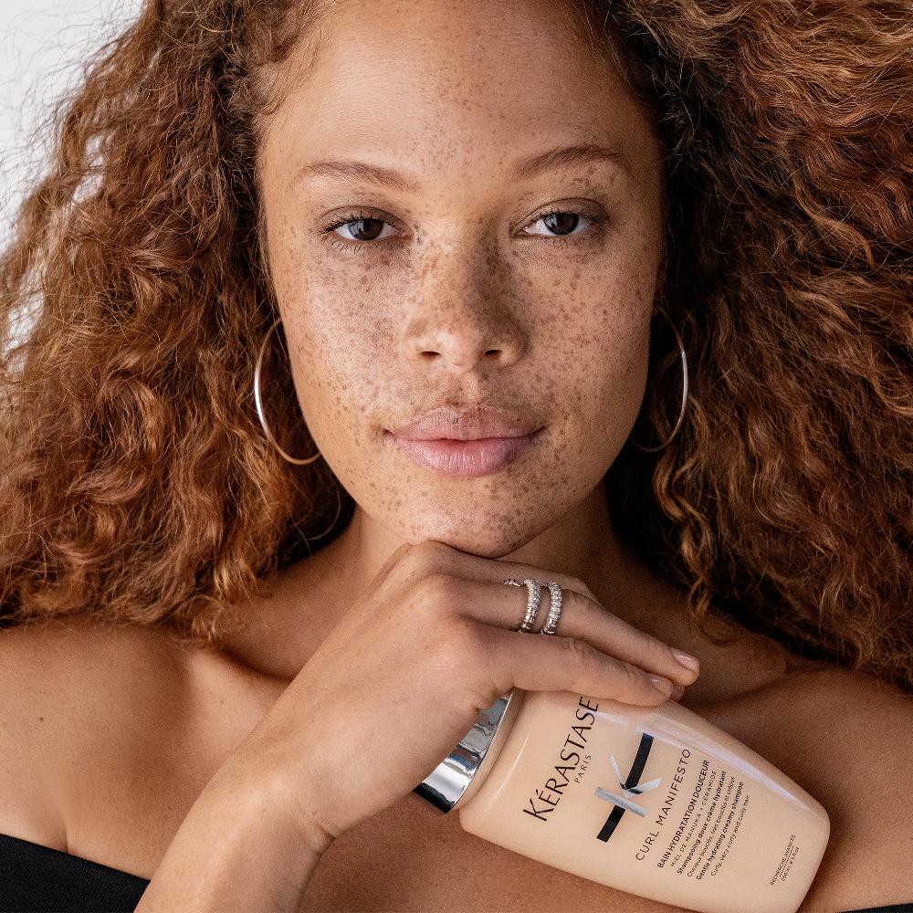 Lookfantastic Kerastase Curl Manifesto Bain Hydratation Douceur Shampoo 250ml