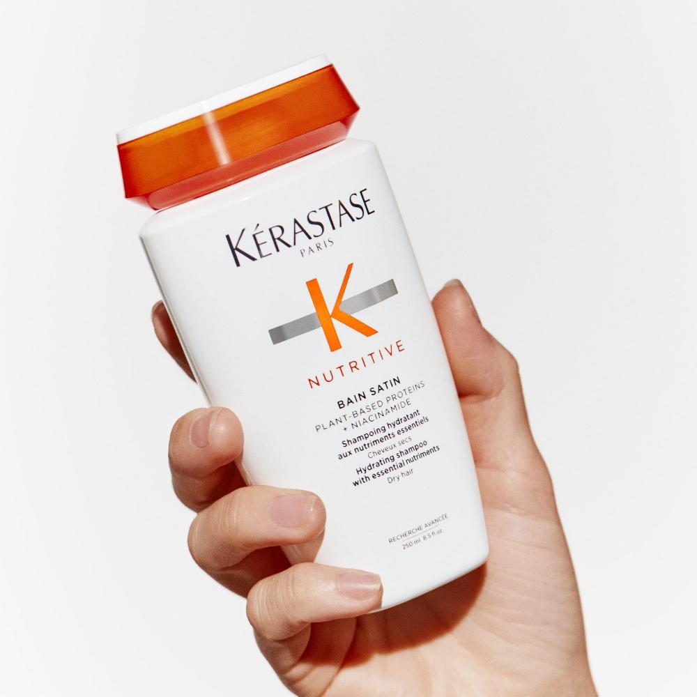 Lookfantastic Kérastase Nutritive Bain Satin Feuchtigkeitsspendendes Shampoo Für Trockenes Haar 250 ml