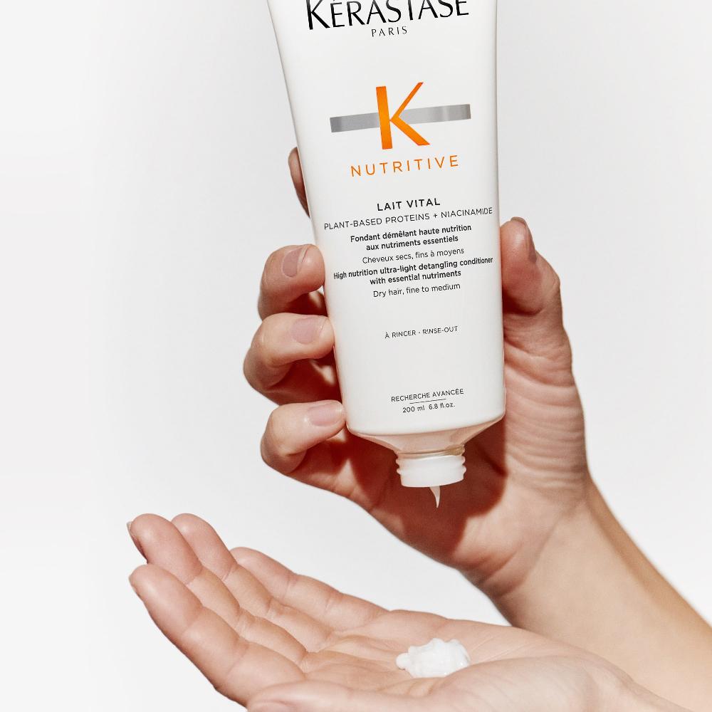 Lookfantastic Kérastase Nutritive Lait Vital Nährstoffreiche Ultra-Leichte Spülung Für Trockenes Feines Bis Mittleres Haar 200 ml