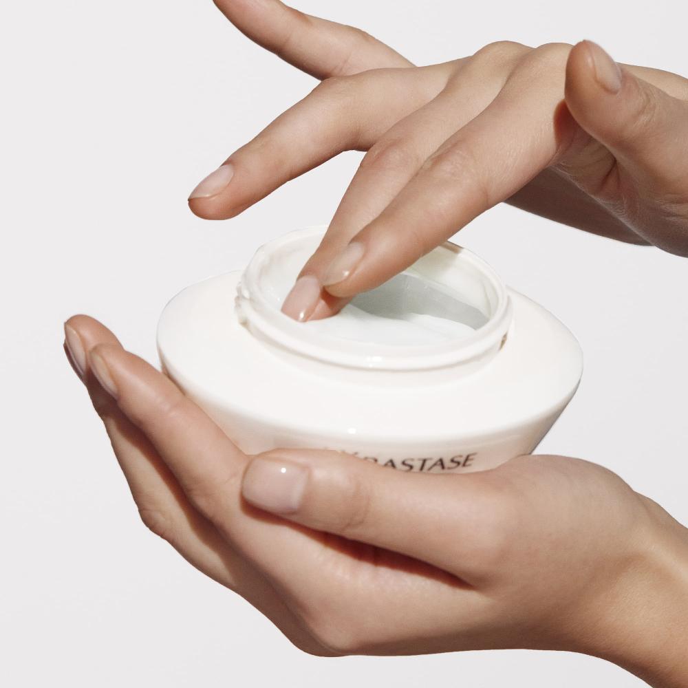 Lookfantastic Kérastase Nutritive Masquintense Riche Intensiv Nährende Reichhaltige Maske Für Sehr Trockenes Mittleres Bis Dickes Haar 200 ml