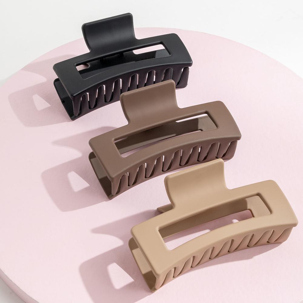 Lookfantastic Brushworks Classic Claw Clips (3 Pack)