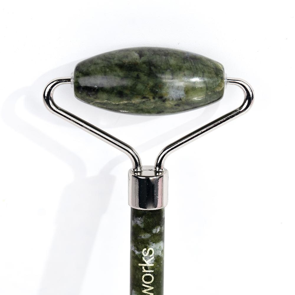 Lookfantastic Brushworks HD Jade Roller