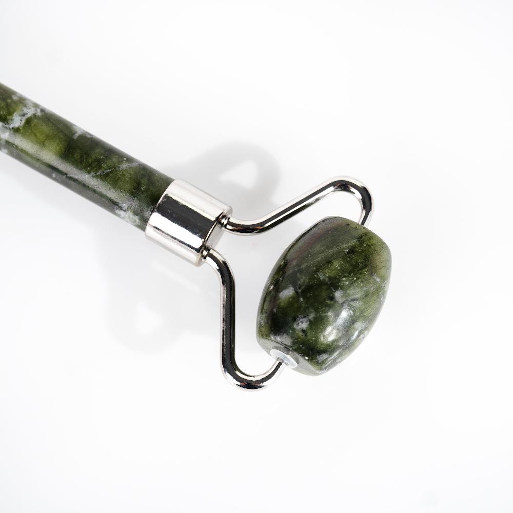 Lookfantastic Brushworks HD Jade Roller