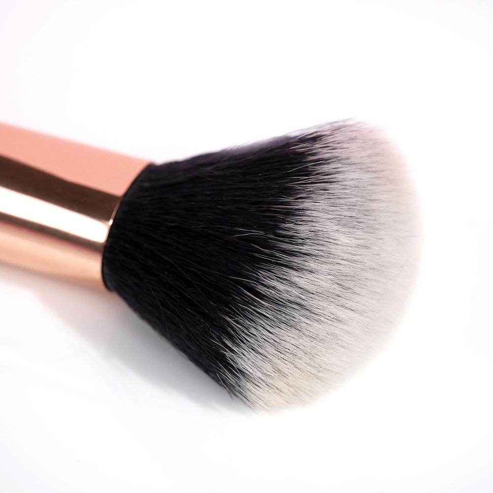 Lookfantastic Brushworks Rougepinsel