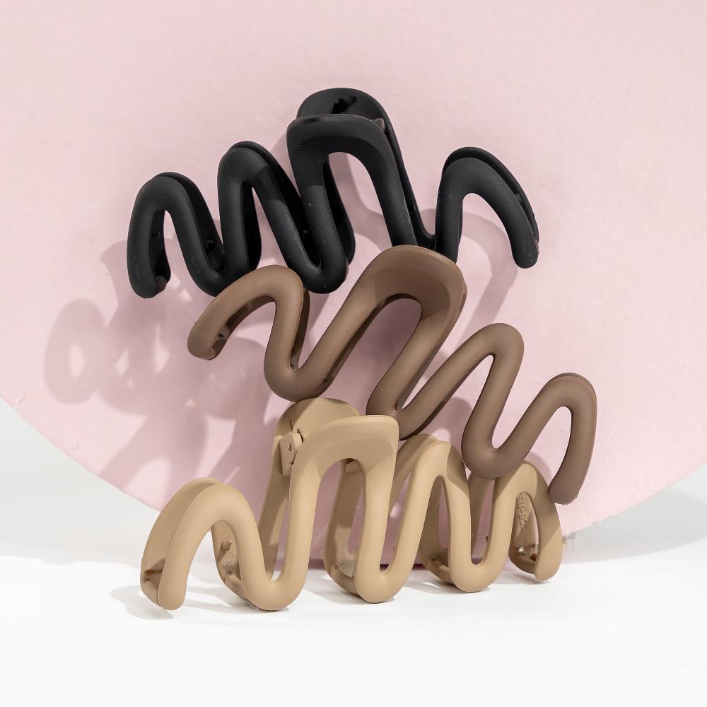 Lookfantastic Brushworks Wave Claw Clips - 3 Pack
