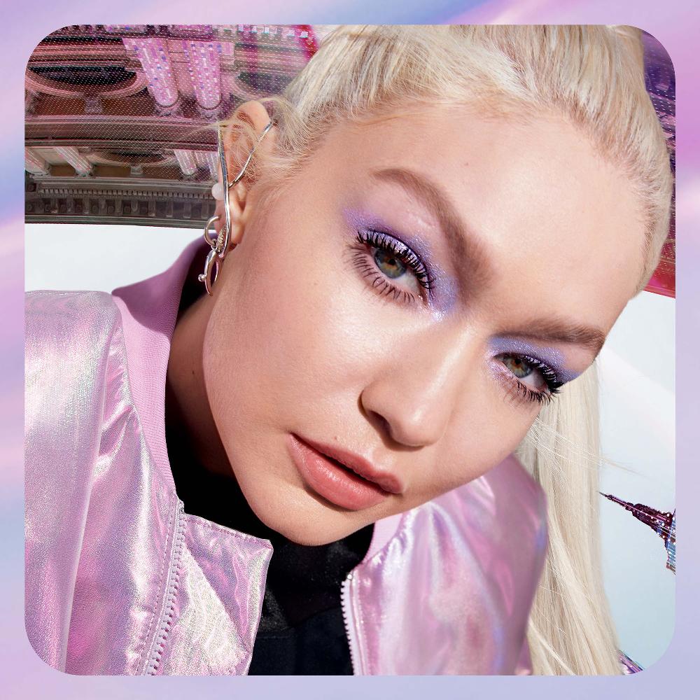 Lookfantastic Maybelline The Falsies Surreal Extension Längen- Und Volumenmascara Mit Langer Haltbarkeit 24 Stunden - Schwarz 10 Ml