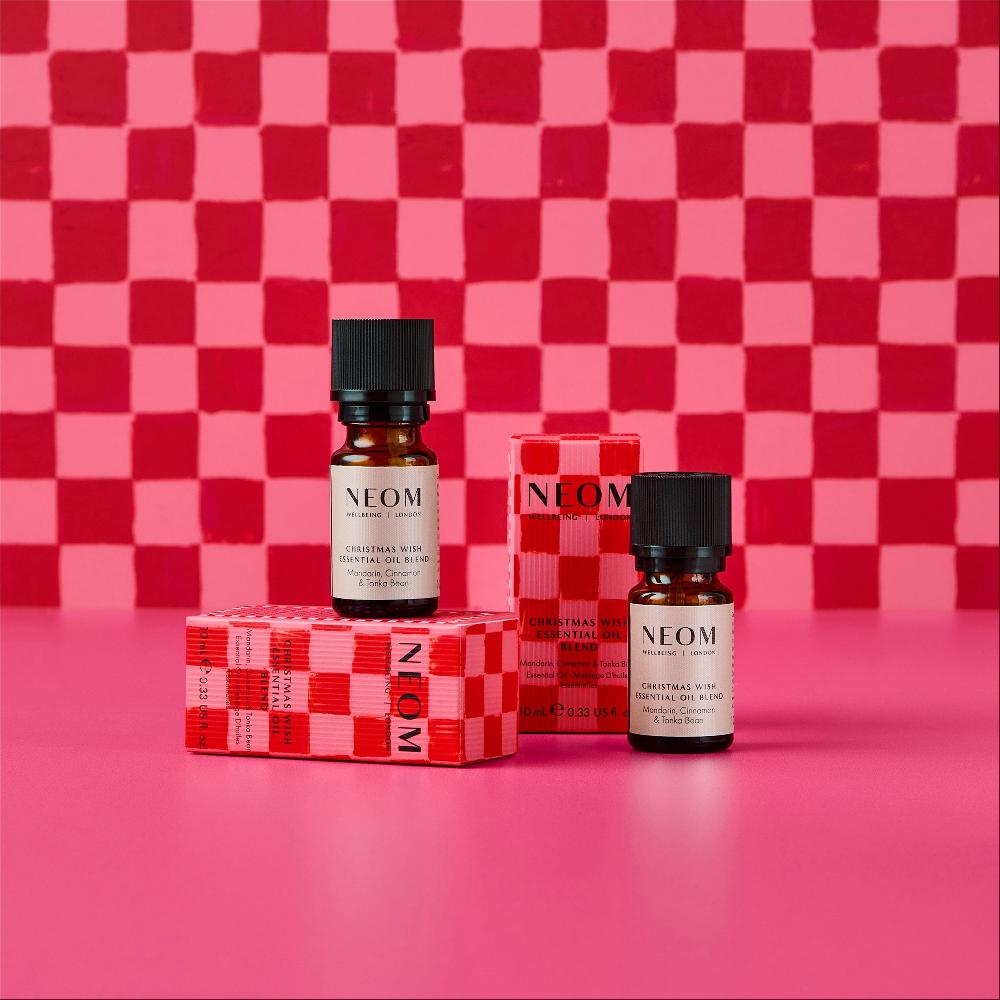 Lookfantastic NEOM Christmas Wish Essential Oil Blend