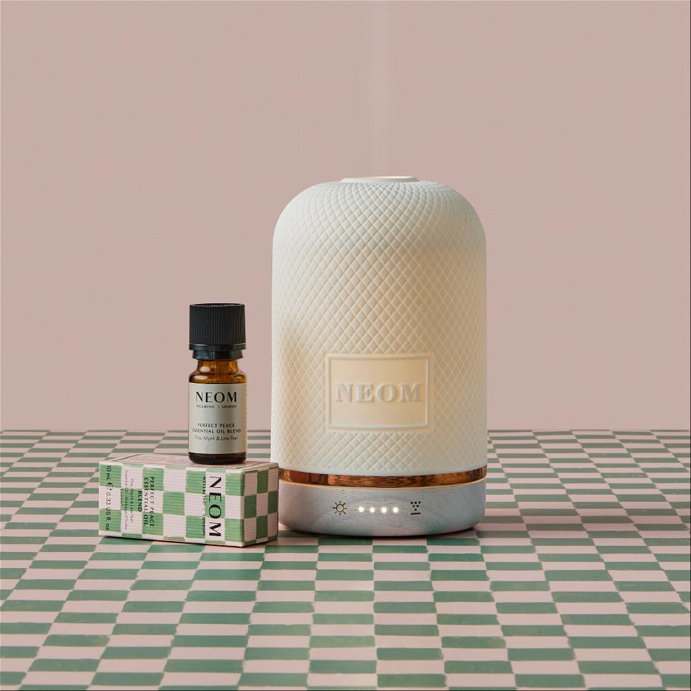 Lookfantastic NEOM Perfect Peace Essential Oil Blend