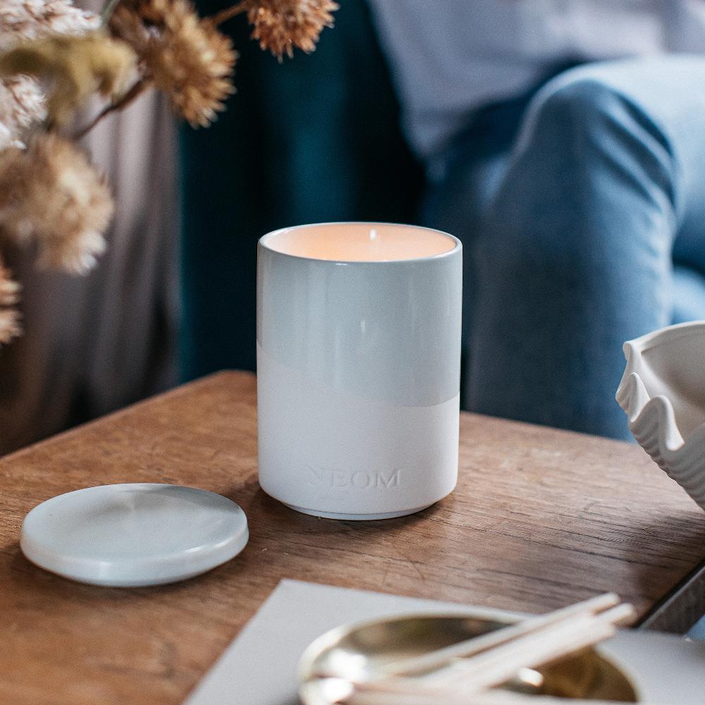 Lookfantastic NEOM Ylang Ylang Vetiver Und Tonkabohne Duftkerze 320 G