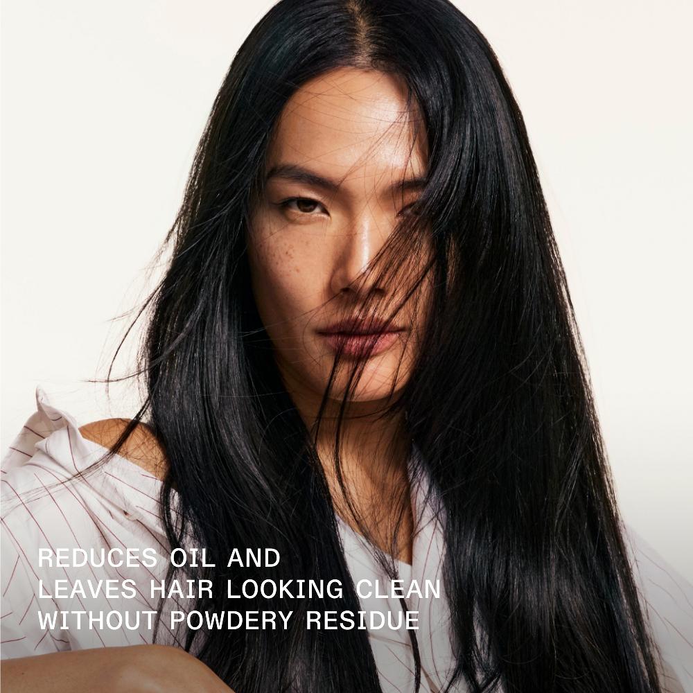 Lookfantastic Olaplex No.4D Clean Volume Weightless Oil-Absorption Detox Trockenshampoo 250 Ml