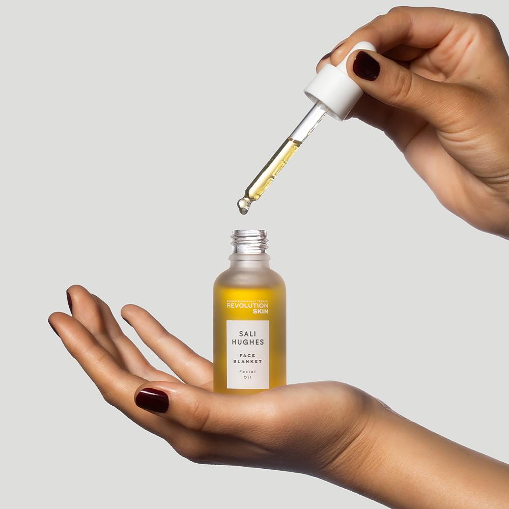 Lookfantastic Revolution X Sali Hughes - Face Blanket Facial Oil
