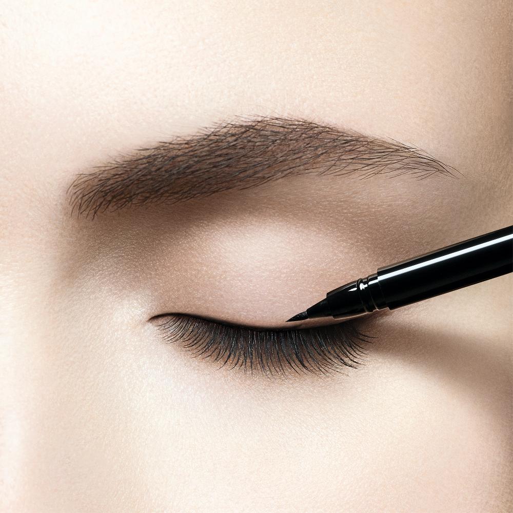 Lookfantastic Serge Lutens Trait D'union Ink Eyeliner - Schwarz 0 5 Ml