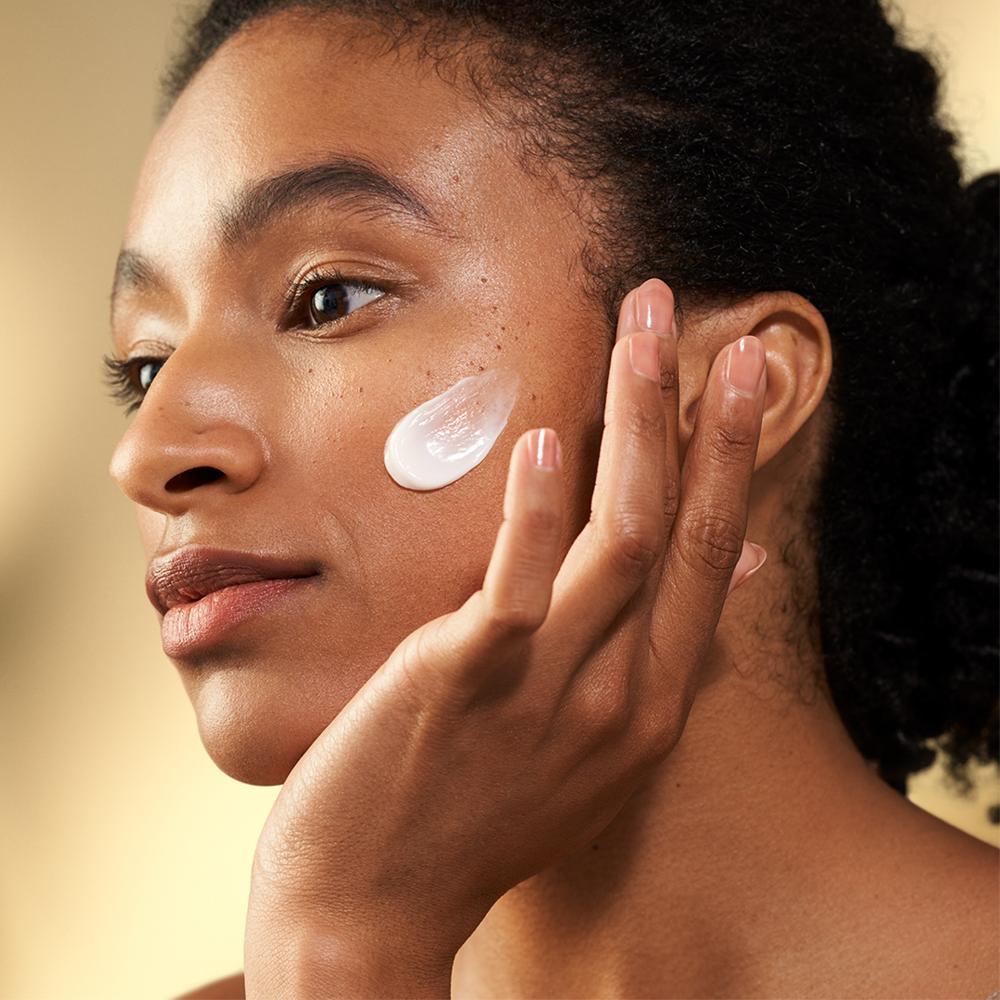 Lookfantastic Shiseido Vital Perfection Uplifting And Firming Advanced Cream 50ml