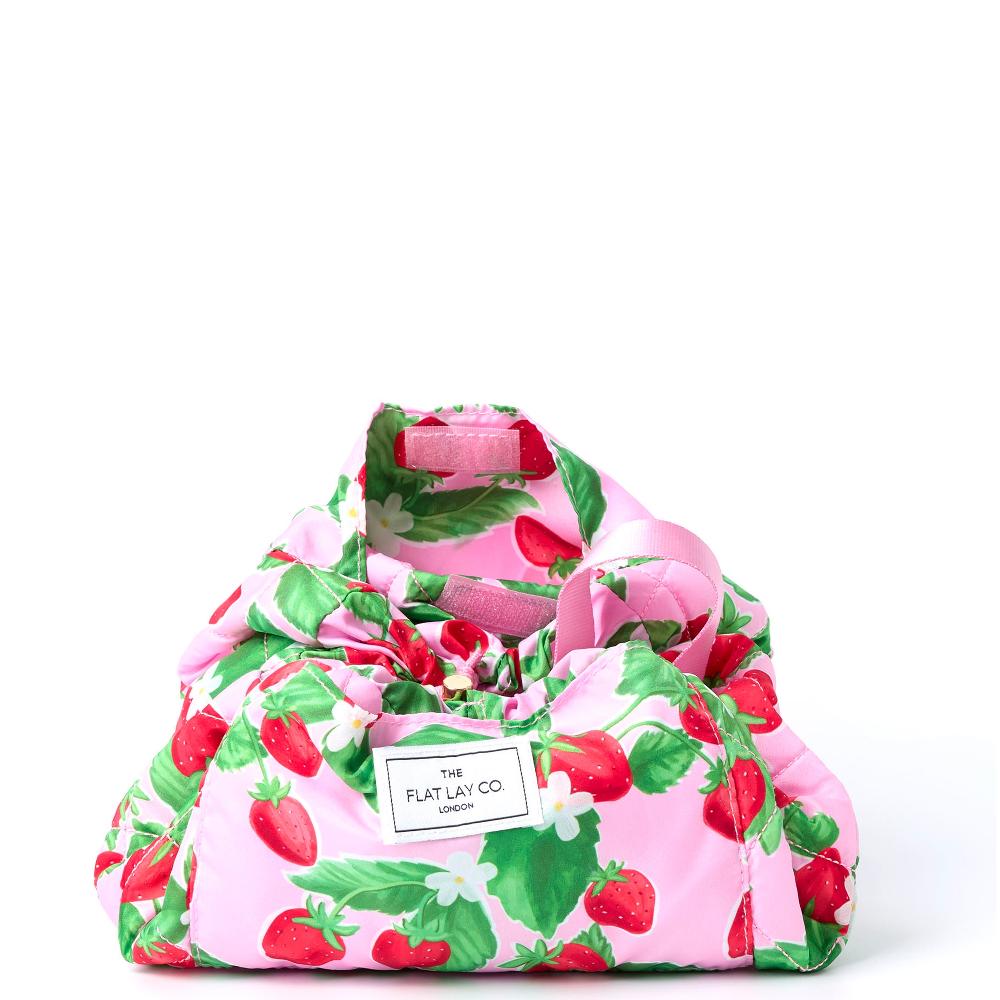 Lookfantastic The Flat Lay Co. Make-up-Beutel Mit Kordelzug - Summer Strawberries