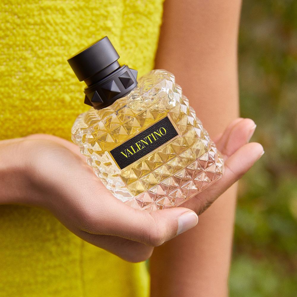 Lookfantastic Valentino Born In Roma Donna Yellow Dream Eau De Parfum For Her 50ml