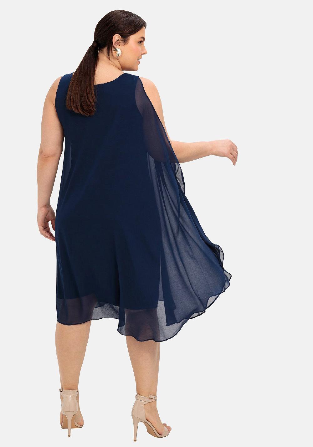 Sheego Kleid In Figurumspielender Passform