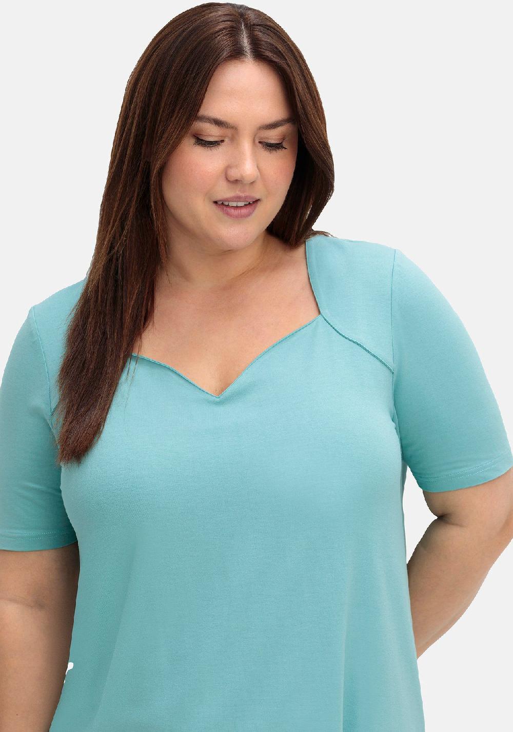 Sheego T-Shirt Mit Herzförmigem Ausschnitt