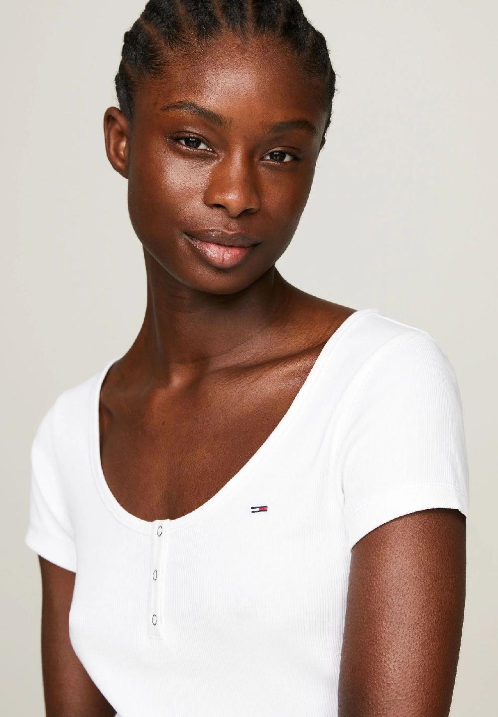 TOMMY Jeans T-Shirt Henley-Ausschnitt Für Damen