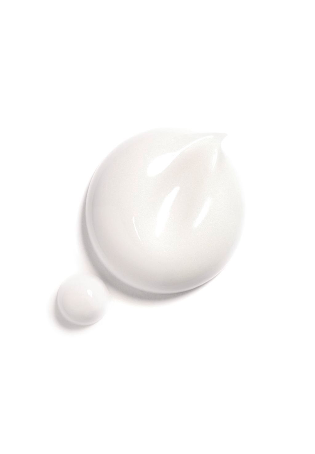 CHANEL HYDRA BEAUTY HYDRATISIERENDES UND LEUCHTKRAFT STEIGERNDES CREME-FLUID