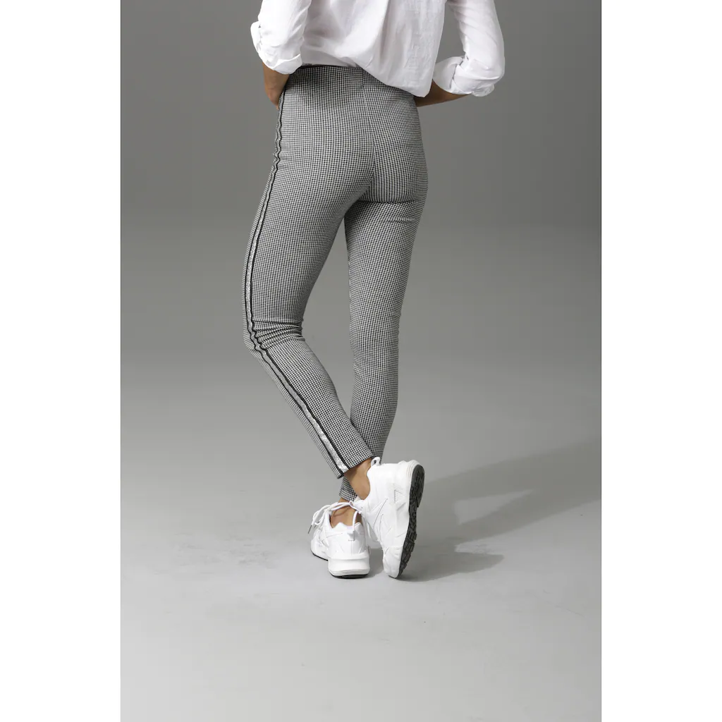 Aniston CASUAL Schlupfhose mit glitzernden Galonstreifen