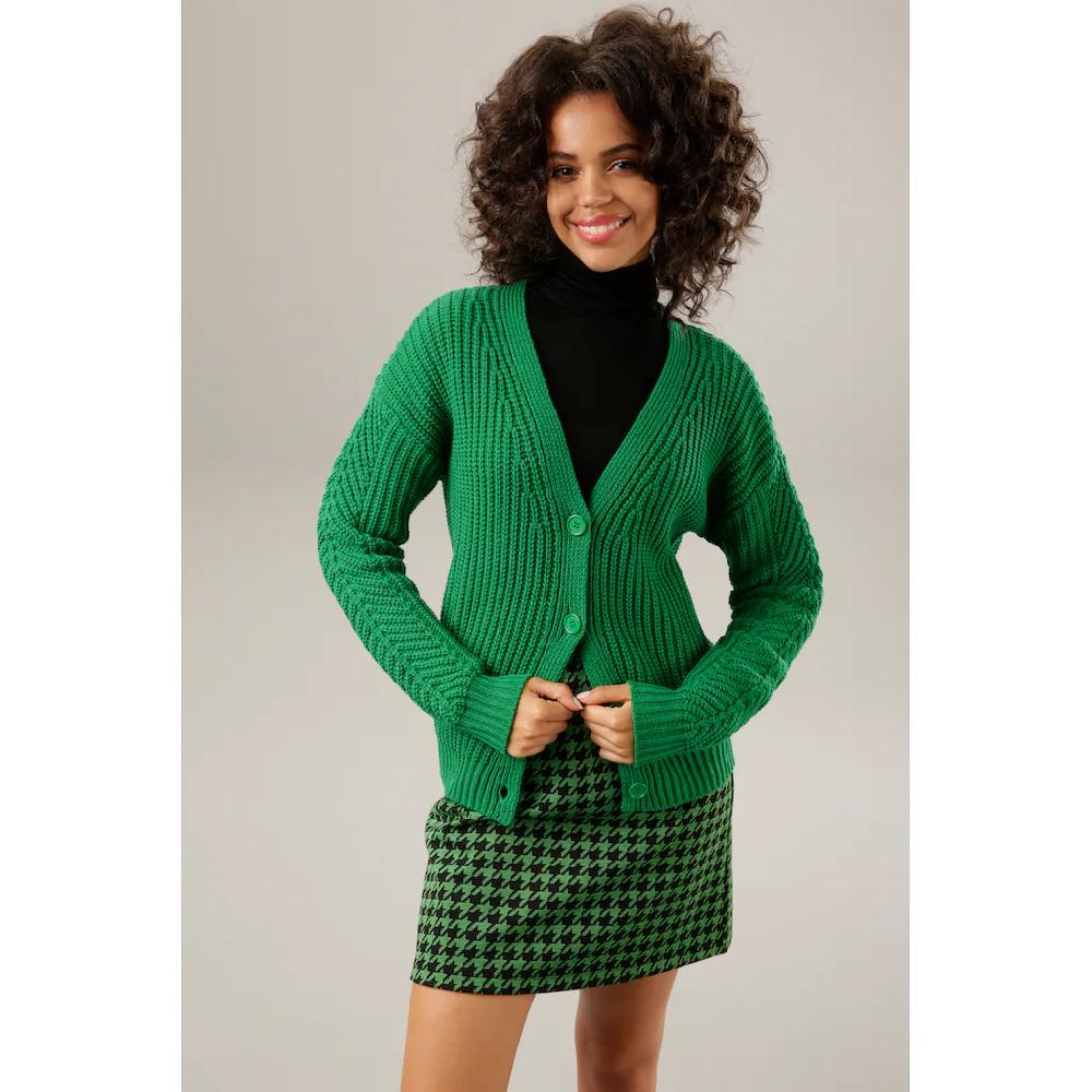 Aniston CASUAL Strickjacke Highlight: das Strickmuster in den langen Ärmeln