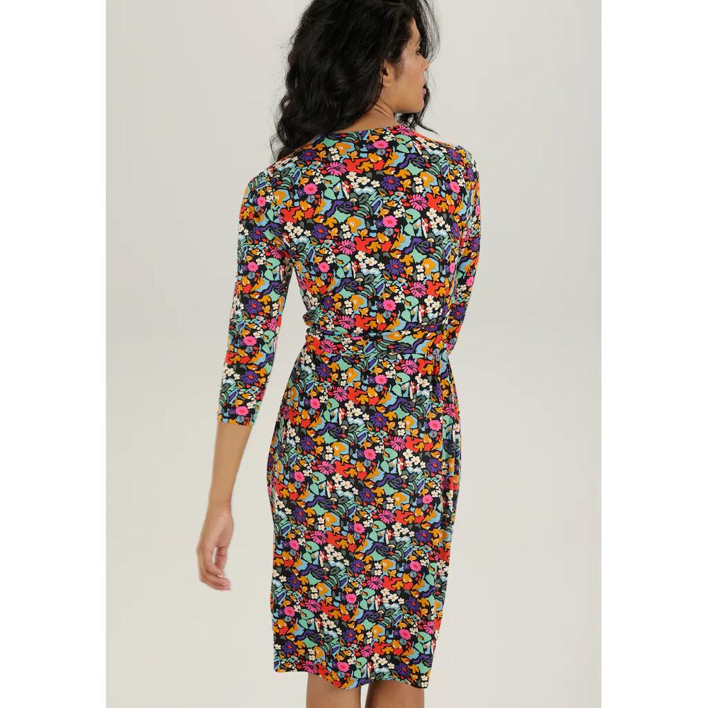 Aniston SELECTED Jerseykleid Mit Fröhlichem Blumendruck Und Femininem Ausschnitt