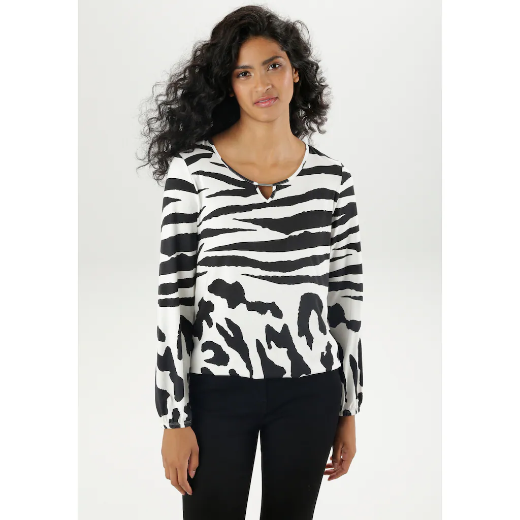 Aniston SELECTED Langarmshirt mit Cut-Out Schmuckelement und Animal-Prints