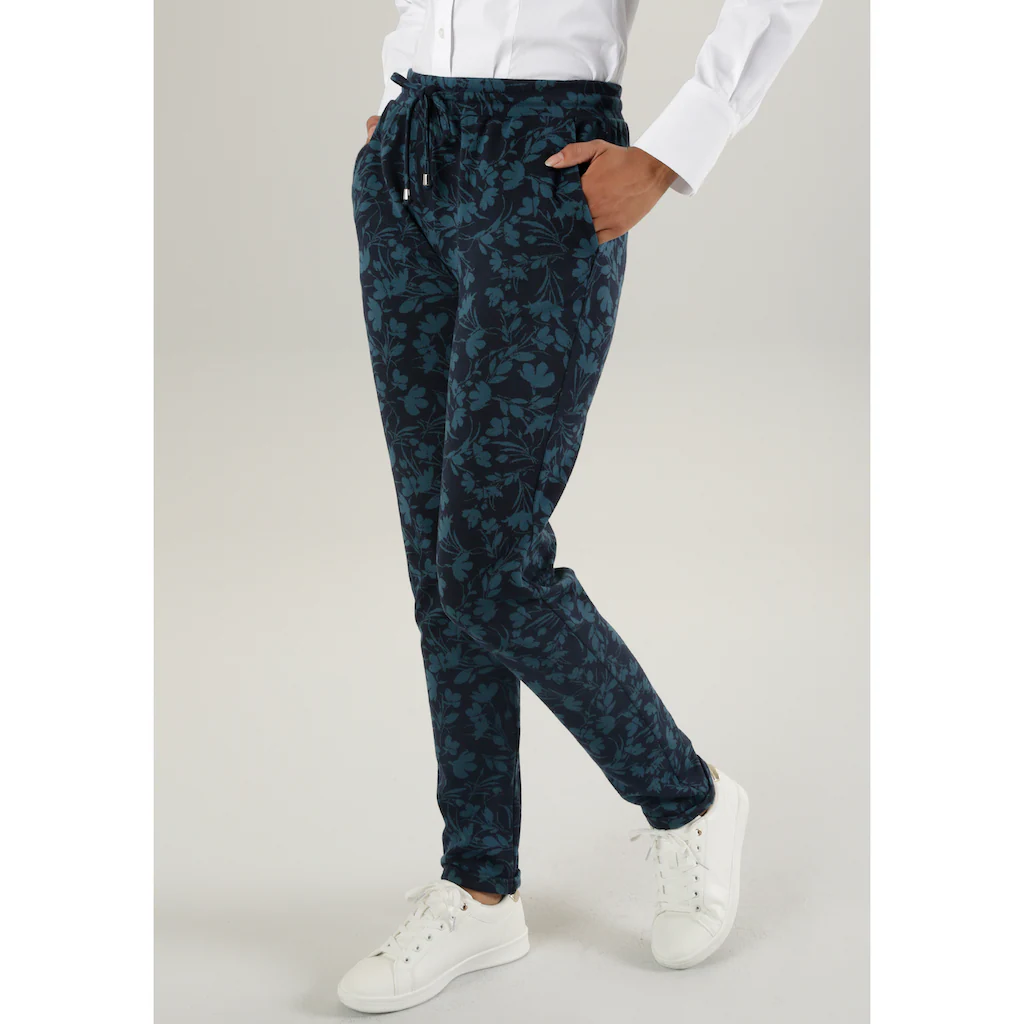 Aniston SELECTED Schlupfhose mit praktischen Eingrifftaschen