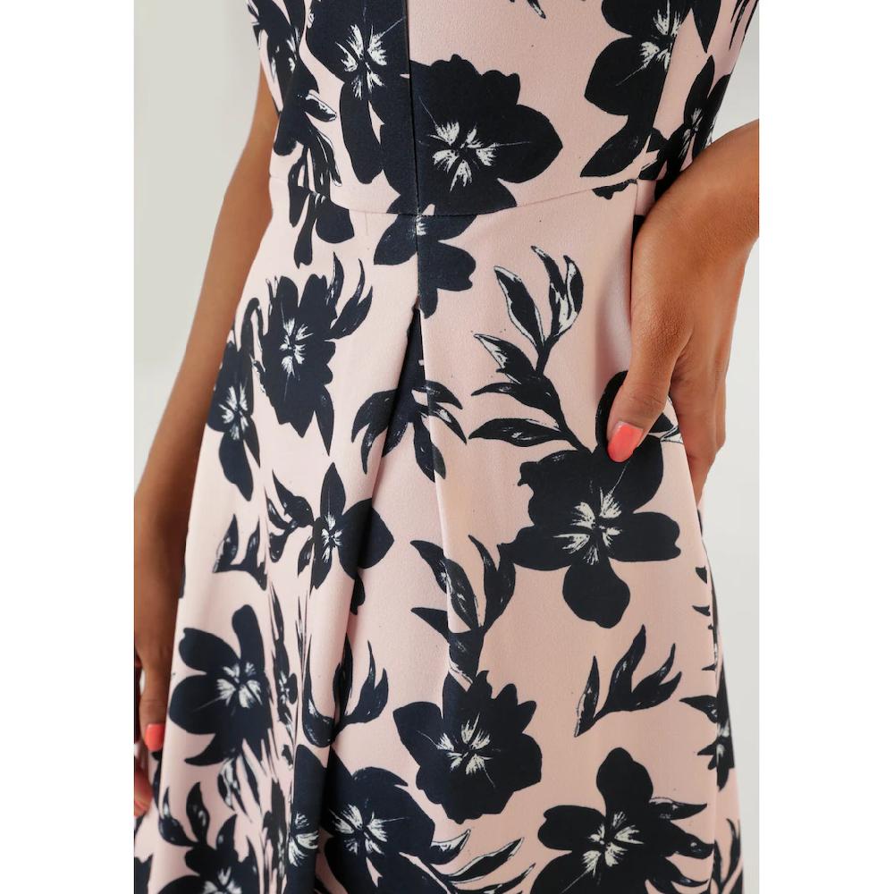 Aniston SELECTED Sommerkleid Mit Blüten- Und Blättermuster Allover - NEUE KOLLEKTION