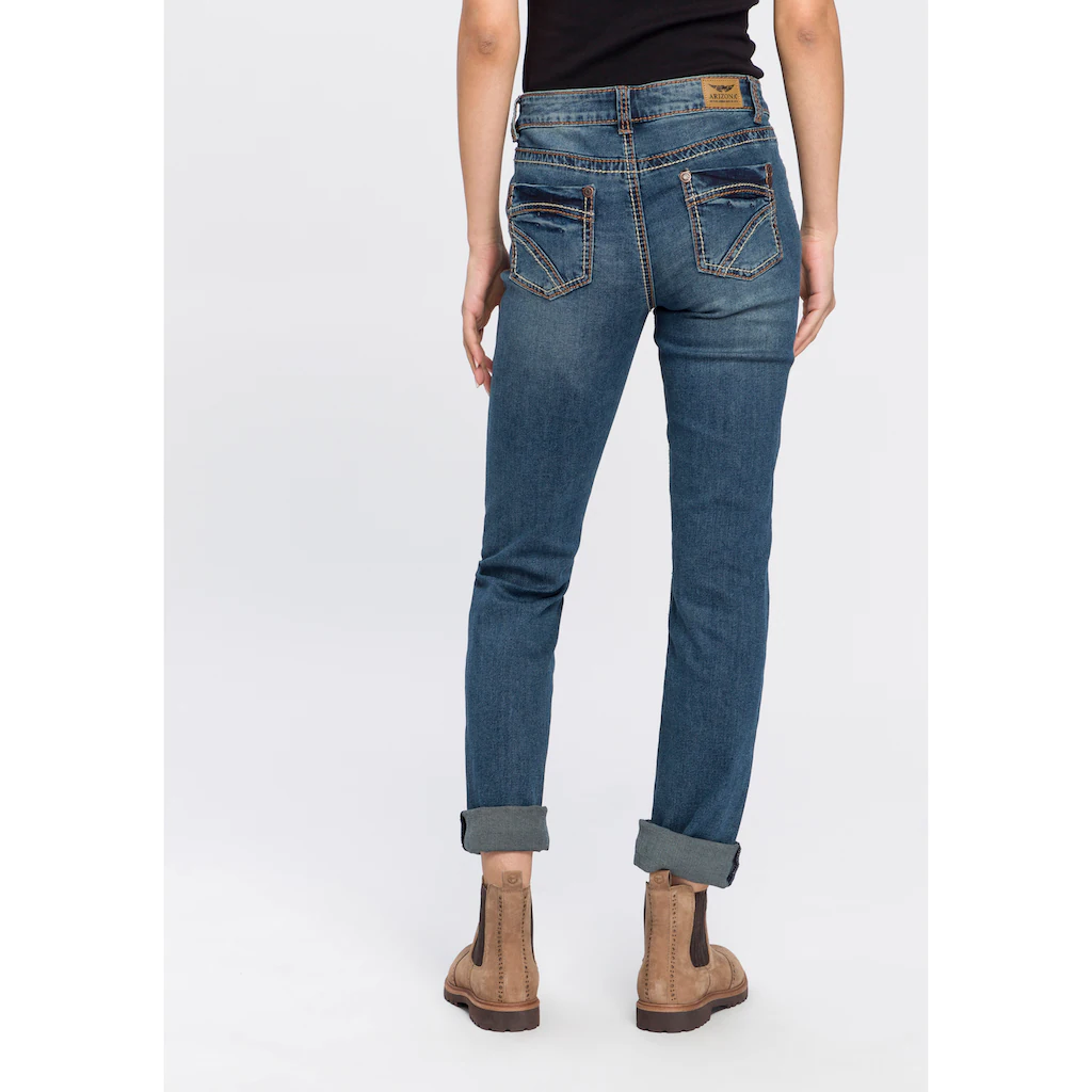 Arizona Gerade Jeans »Kontrastnähte« niedrige Leibhöhe in 5-Pocket-Form Used-Look-Waschung