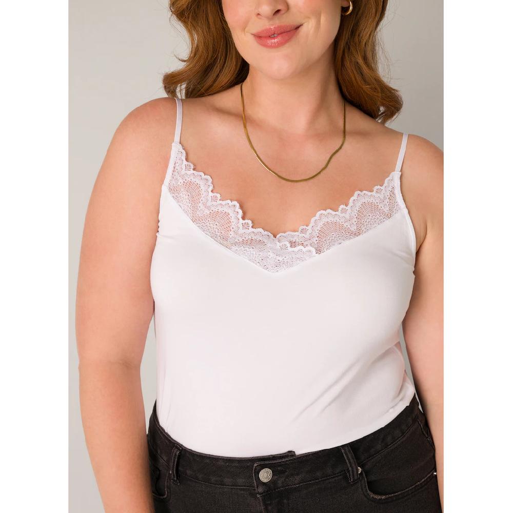 Base Level Curvy Spitzentop mit Spaghetti-Trägern