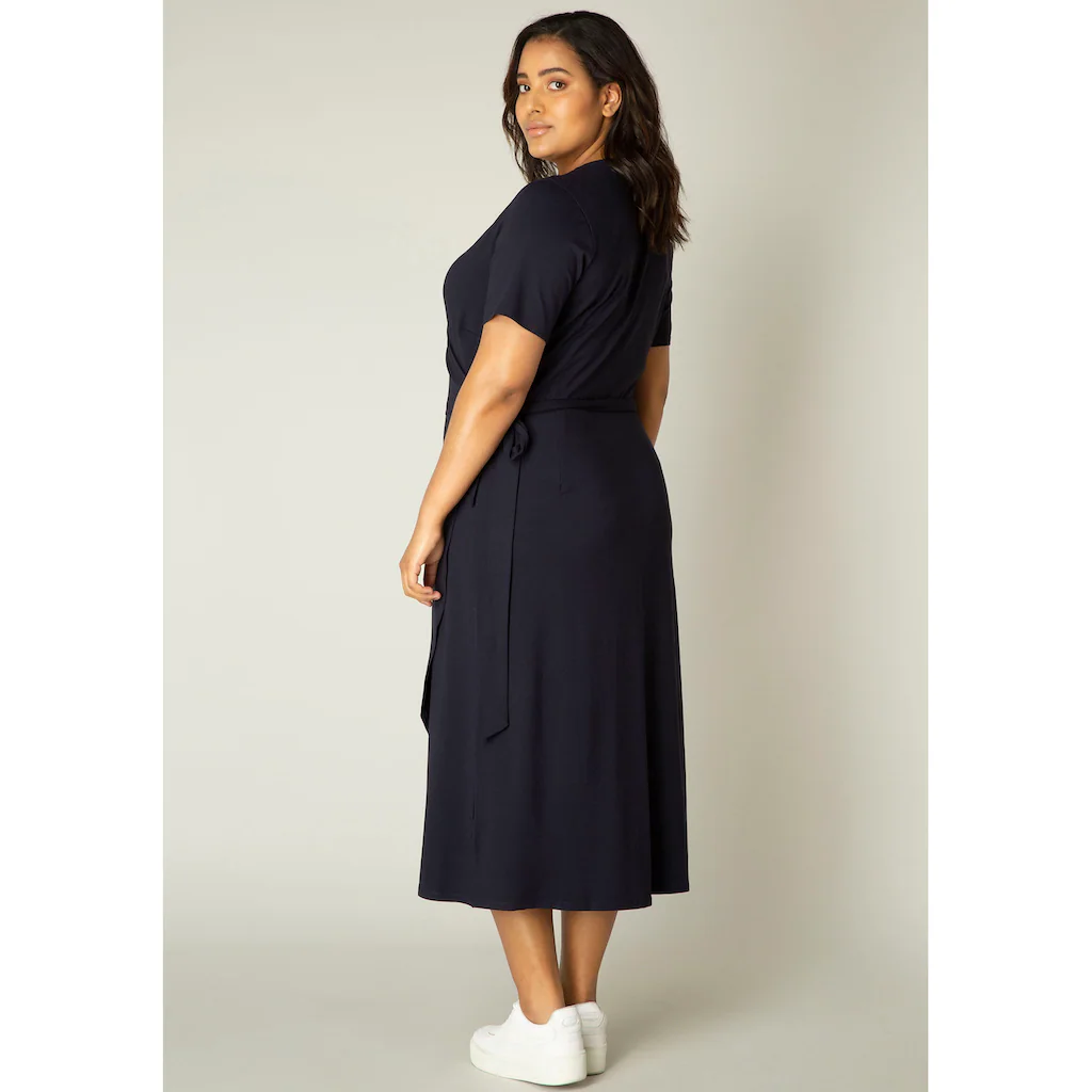Base Level Curvy Wickelkleid »Abbie« Weich Fließende Viskose-Mischqualität