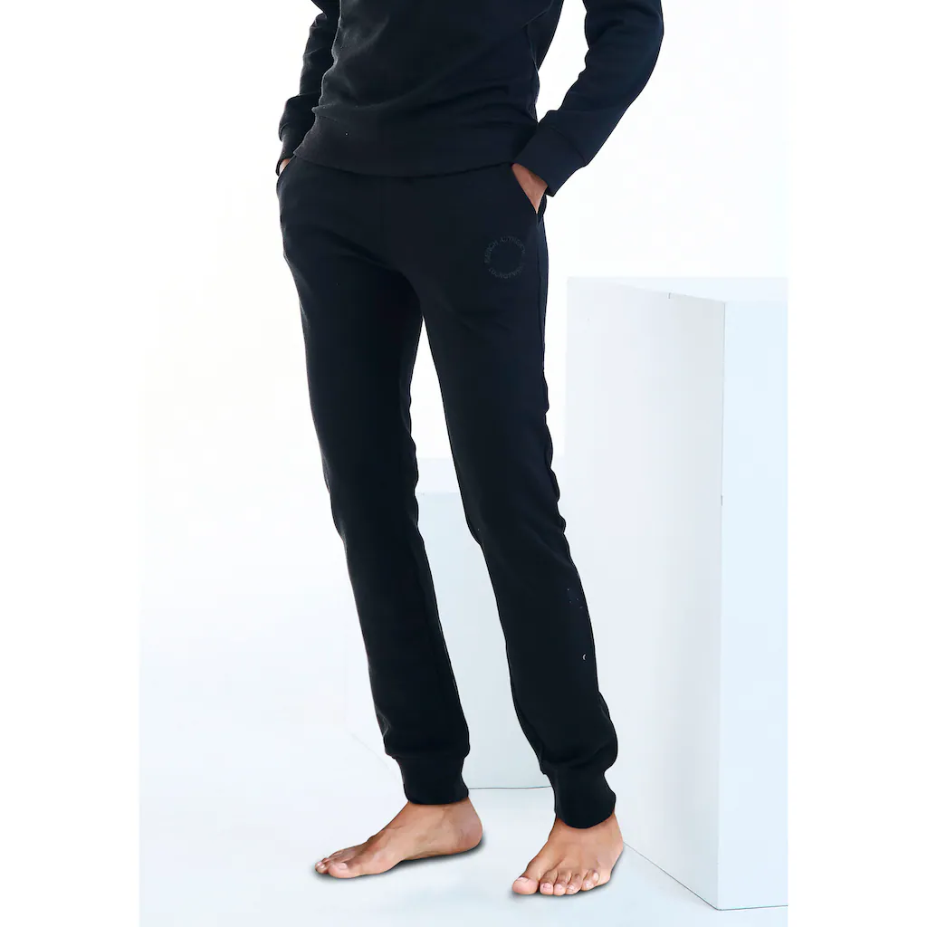 Bench. Loungewear Jogginghose mit dezenter Logostickerei Loungeanzug