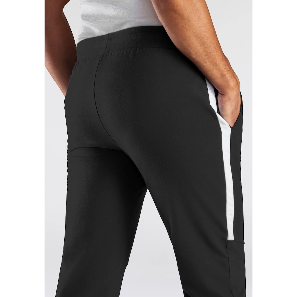 Bench. Loungewear Sweathose Mit Bündchen Am Beinabschluss ▷ Bestellen