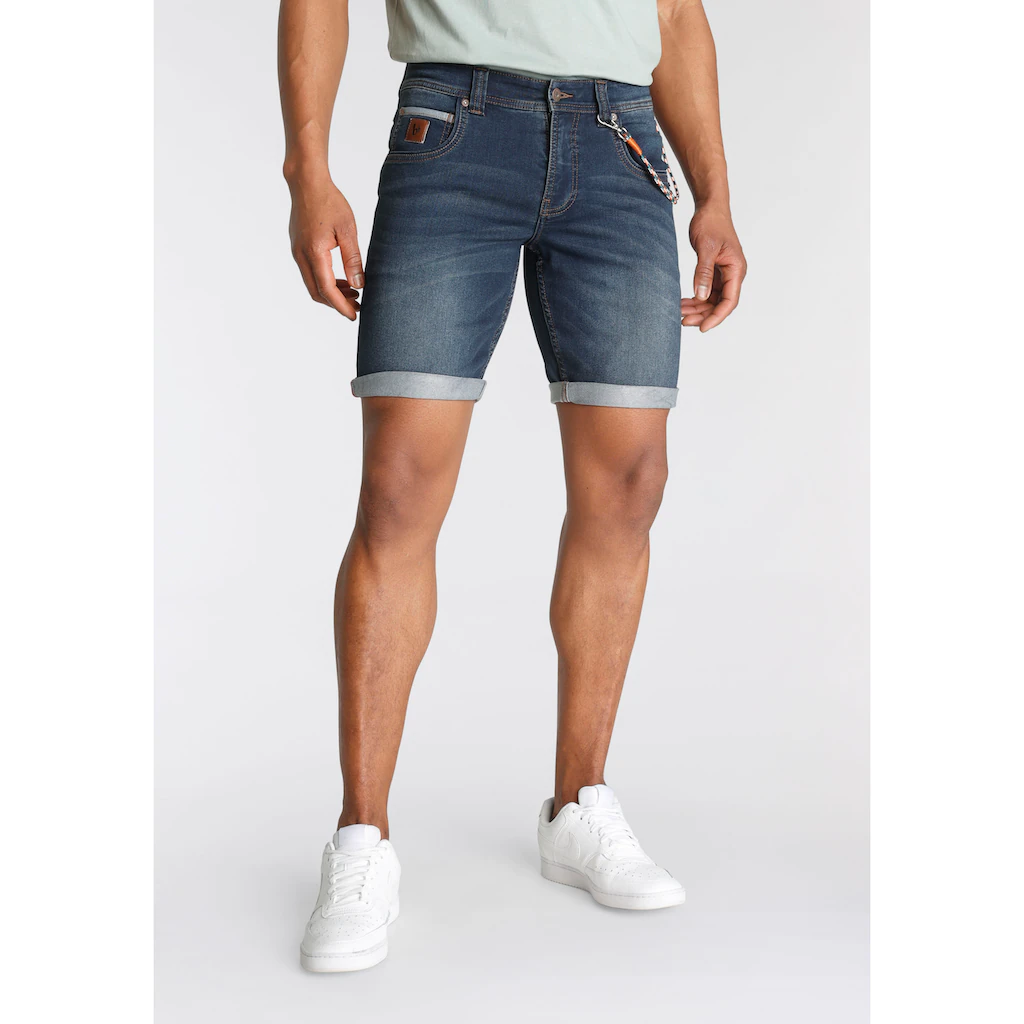 Bruno Banani Jeansshorts (Set 2 tlg. mit Band) bequemer Sitz gerade Beinform mit praktischen Taschen