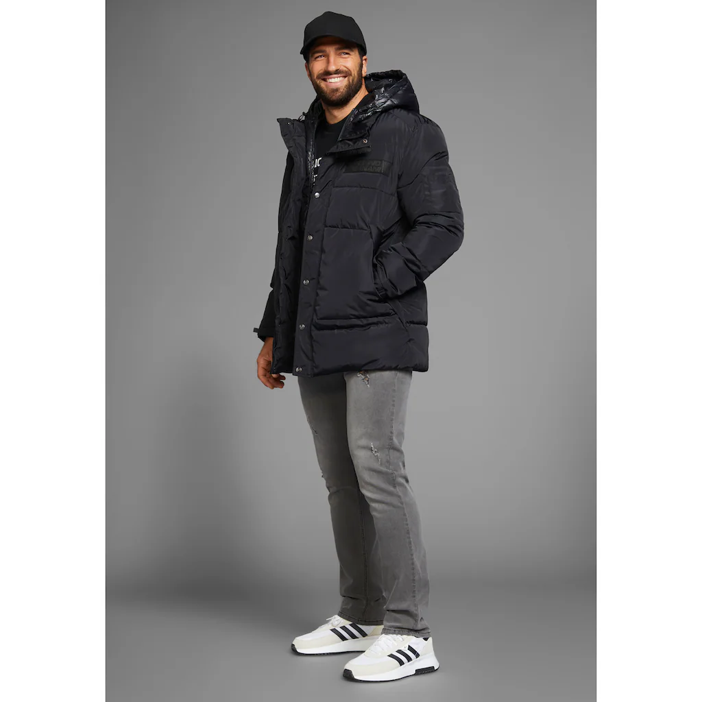 Bruno Banani Winterjacke Mit Kapuze Wärmendes Material Hochschließender Kragen Verstellbare Kapuze ▷ Für