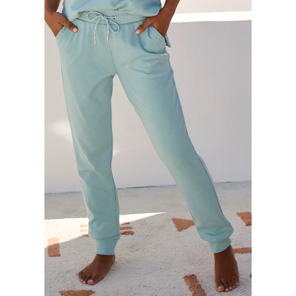 Buffalo Sweathose Loungehose mit seitlichen Taschen und kleinem Druck Loungewear