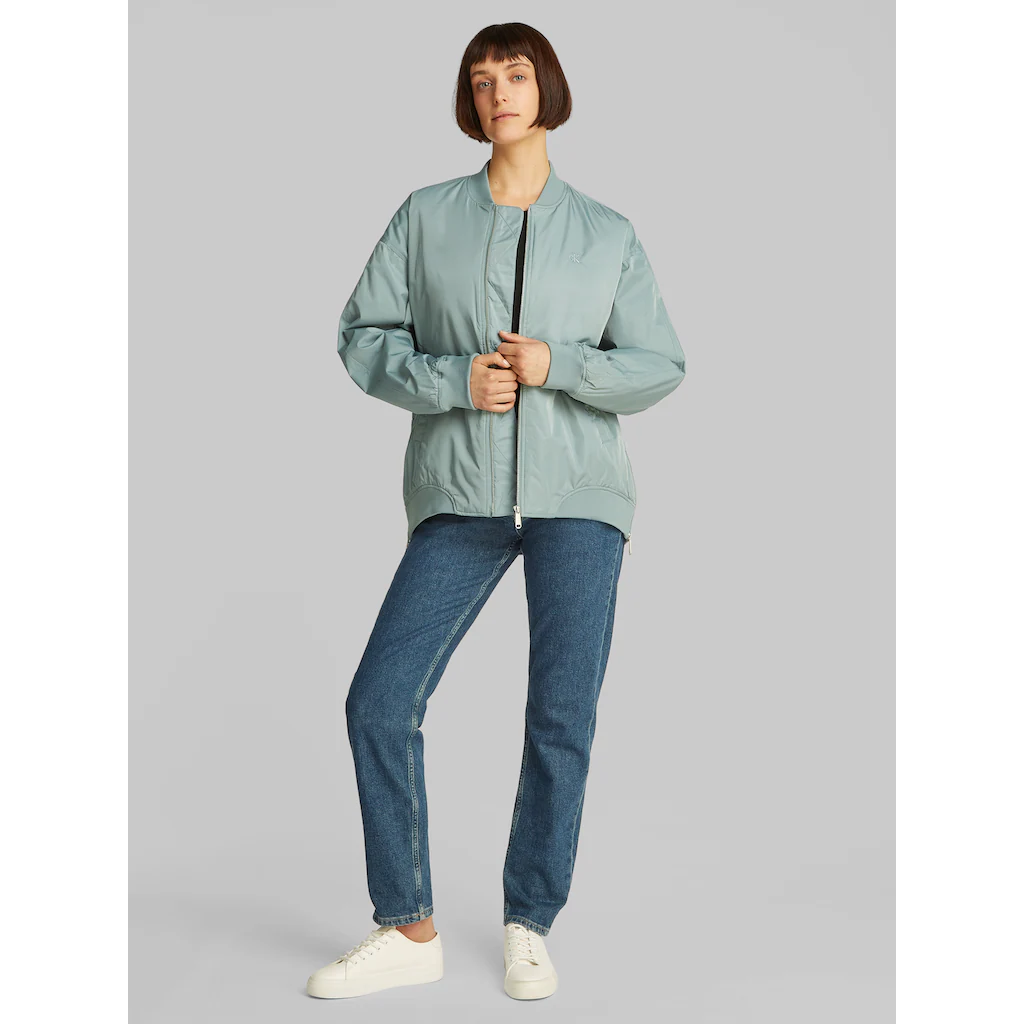Calvin Klein Jeans Bomberjacke »LONG BOMBER« Mit Logodruck Rumpfabschluss Verengt Durch Gummizug